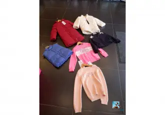 Set of girls’ clothes – kavel bij En.clicpublic