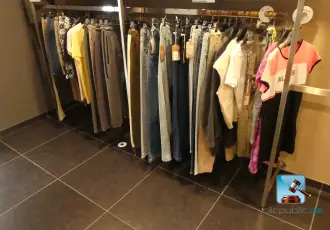Veel kleren – kavel bij Nl.clicpublic