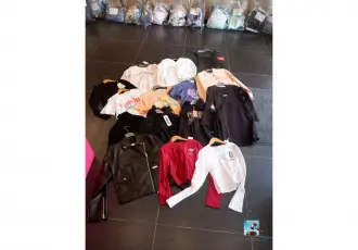 Set of girls’ clothes – kavel bij En.clicpublic