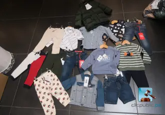 Set met kleding voor jongens – kavel bij Nl.clicpublic
