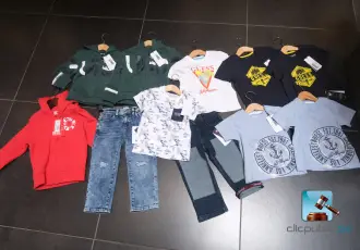 Set met kleding voor jongens – kavel bij Nl.clicpublic