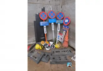 Set met verkeersborden en bouwplaatsuitrusting – kavel bij Nl.clicpublic
