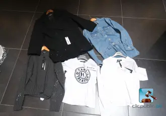 Set meisjeskleding – kavel bij Nl.clicpublic
