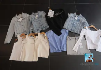 Set meisjeskleding – kavel bij Nl.clicpublic