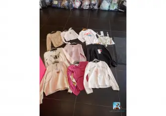 Set of girls’ clothes – kavel bij En.clicpublic
