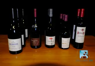 Batch of red wine bottles – kavel bij En.clicpublic