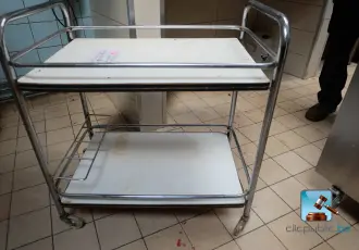 Set met dienblad en karretje – kavel bij Nl.clicpublic