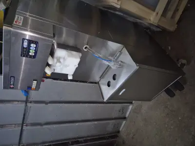Cafetaria keukenapparatuur uit bedrijfsbeëindiging – veiling bij Veilingwinnaar, Amsterdam