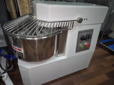 Nieuwe pizza deeg mixer 20 liter – kavel bij Veilingwinnaar, Amsterdam-West