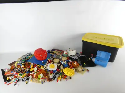 LEGO-onderdelen - diverse bricks, minifiguren – kavel bij De Kringwinkel, Heverlee