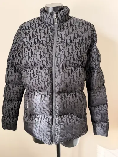 Dior Oblique Donsjas, maat S – kavel bij De Kringwinkel, Dendermonde