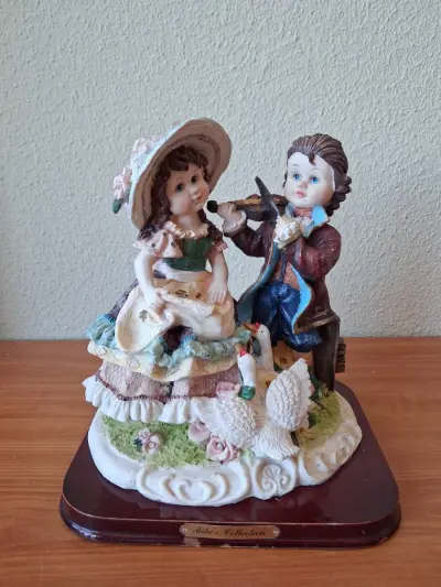 Prachtig beeldje van Mike’s collection – kavel bij De Kringwinkel, Ieper