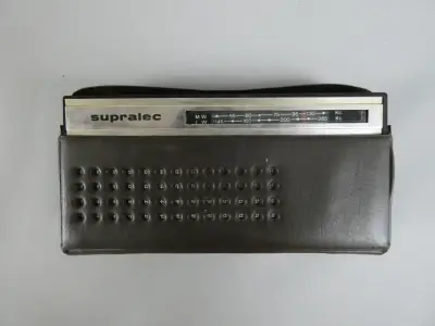 Vintage Supralec transistorradio – kavel bij De Kringwinkel, Diest