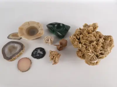Set van diverse mineralen en agaatschijven – kavel bij De Kringwinkel, Heverlee