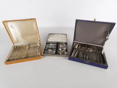 Partij van 3 vintage besteksets – kavel bij De Kringwinkel, Heverlee
