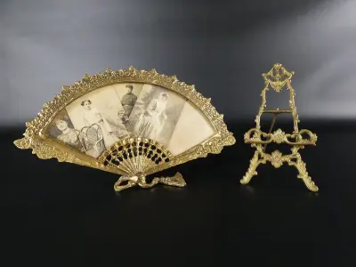 Decoratieve waaiervormige fotolijst met tafelezel – kavel bij De Kringwinkel, Heverlee