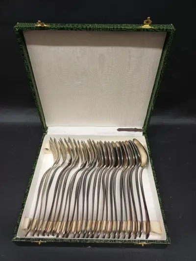 24-delige bestekset in originele cassette – kavel bij De Kringwinkel, Ninove