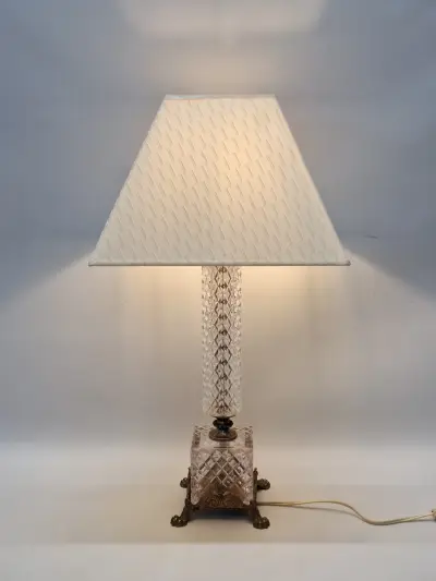 Elegante vintage Massive tafellamp - geslepen glas & sierlijk messing – kavel bij De Kringwinkel, Gent