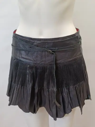 Jean Paul Gaultier FEMME Vintage leren mini plissérok – kavel bij De Kringwinkel, Gent