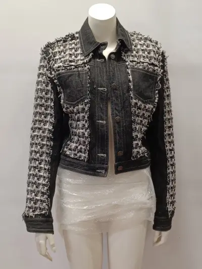 Exclusief Gianfranco Ferré designer Jeans- en Bouclé jasje – kavel bij De Kringwinkel, Gent