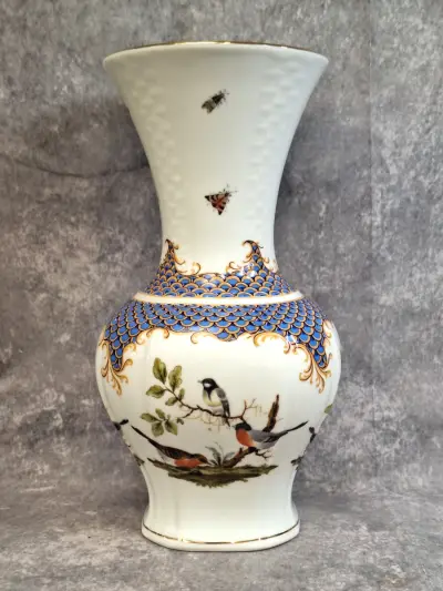 Bareuther Waldsassen porseleinen balustervaas - vogels, insecten en blauw schubdecor – kavel bij De Kringwinkel, Gent