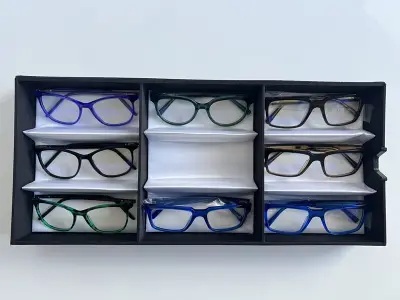 8x Optische monturen, Tom Davies, in luxe opbergdoos/displaytray – kavel bij Onlineveilingmeester, Groningen