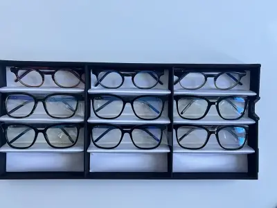 9x Optische monturen, Tom Davies, in luxe opbergdoos/displaytray – kavel bij Onlineveilingmeester, Groningen