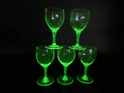Set van 5 Vintage Uranium Wijnglazen – kavel bij De Kringwinkel, Heverlee