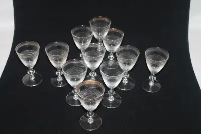 Set van 11 vintage kristallen wijnglazen met gouden rand – kavel bij De Kringwinkel, Brecht