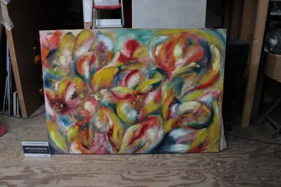 Abstract schilderij met kleurrijk bloemmotief – kavel bij GSD Auctions, Zoeterwoude