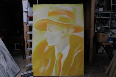 Schilderij vrouw met hoed in gele en oranje tinten – kavel bij GSD Auctions, Zoeterwoude