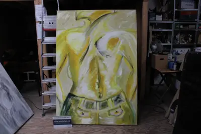 Abstract schilderij van bovenlichaam man in gele tinten – kavel bij GSD Auctions, Zoeterwoude