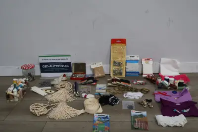 Assortiment Naaibenodigdheden en Accessoires – kavel bij GSD Auctions, Zoeterwoude