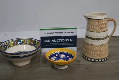 Set van drie keramische kommen en kan – kavel bij GSD Auctions, Zoeterwoude
