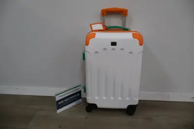 Harde koffer met oranje en groene accenten – kavel bij GSD Auctions, Zoeterwoude