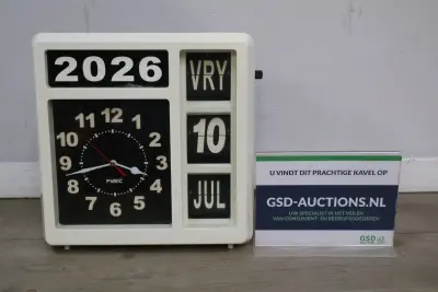 Fysic tafelklok met dag en datum – kavel bij GSD Auctions, Zoeterwoude