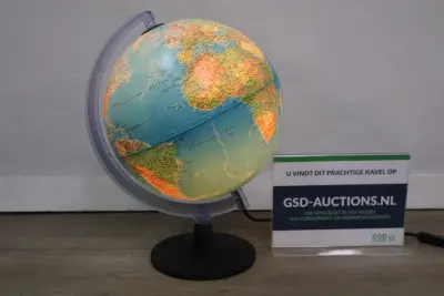 Verlichte wereldbol op standaard – kavel bij GSD Auctions, Zoeterwoude
