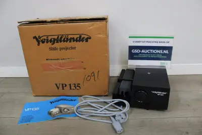 Voigtländer VP 135 Diaprojektor' – kavel bij GSD Auctions, Zoeterwoude