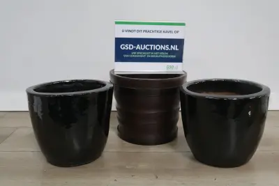Set van drie bloempotten – kavel bij GSD Auctions, Zoeterwoude