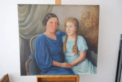 Schilderij moeder en dochter - familiewapen' – kavel bij GSD Auctions, Zoeterwoude