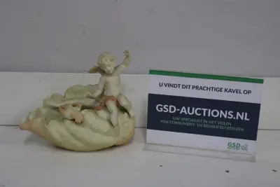 Porseleinen engel op schelp decoratie' – kavel bij GSD Auctions, Zoeterwoude