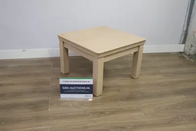 Licht houten vierkante salontafel, Bijzettafel – kavel bij GSD Auctions, Zoeterwoude