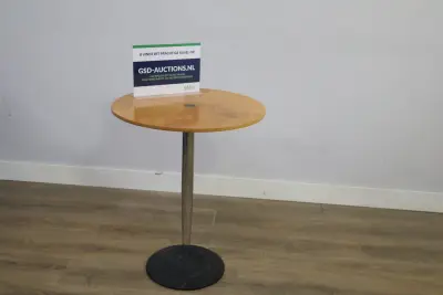 Design Group Italia - Magis - Bijzettafek Model 'Lyra' – kavel bij GSD Auctions, Zoeterwoude