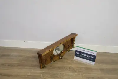 Houten kapstok met spiegel en metalen haken – kavel bij GSD Auctions, Zoeterwoude