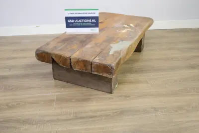 Robuuste houten salontafel, Bielzentafel – kavel bij GSD Auctions, Zoeterwoude