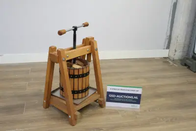 Houten fruitsap- of wijnpers – kavel bij GSD Auctions, Zoeterwoude