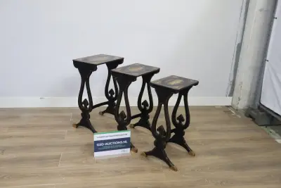 Antieke Chinoiserie Nestingtables, Bijzettafels – kavel bij GSD Auctions, Zoeterwoude