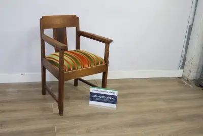 Art Deco stoel met gestreept stoffen zitting – kavel bij GSD Auctions, Zoeterwoude