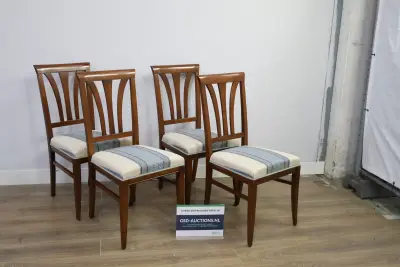 Set van 4 houten eetkamerstoelen – kavel bij GSD Auctions, Zoeterwoude