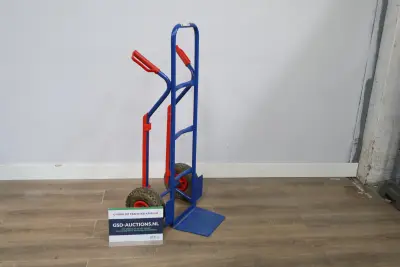Steekwagens met luchtbanden – kavel bij GSD Auctions, Zoeterwoude
